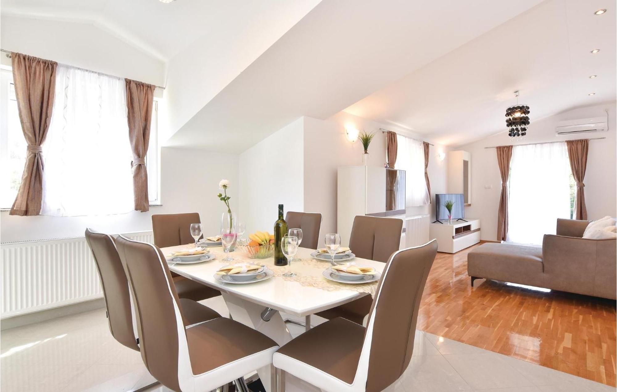 Nice Home In Grab With Wifi ภายนอก รูปภาพ
